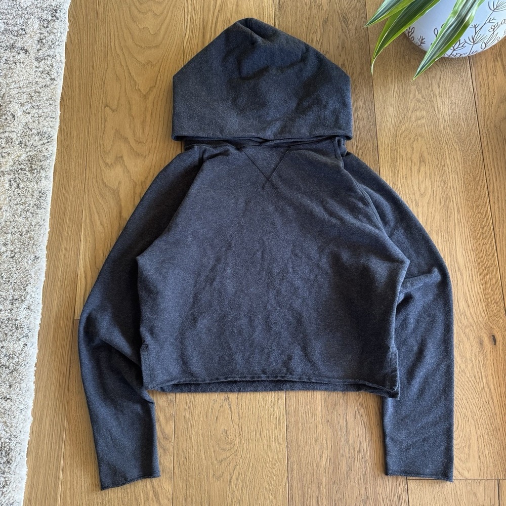 Lululemon Please Me Pullover Hoodie Womens M Gray Cropped Raw Hem Yoga Zen Y2K